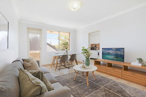 Spacious Apartment In Trendy Sydney Neighbourhood - Hervey Bay Accommodation 3