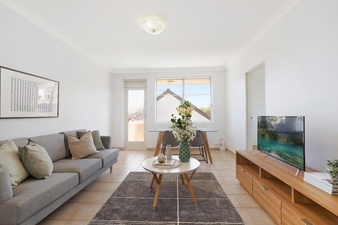Spacious Apartment In Trendy Sydney Neighbourhood - Hervey Bay Accommodation 0
