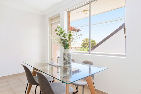 Spacious Apartment In Trendy Sydney Neighbourhood - Hervey Bay Accommodation 2