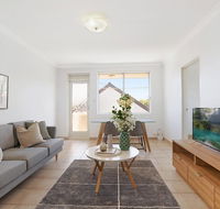 Spacious apartment in trendy Sydney neighbourhood - Tourism Hervey Bay