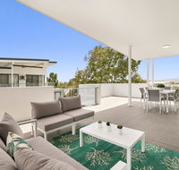 Spacious apartment with generous entertaining - Hervey Bay Accommodation