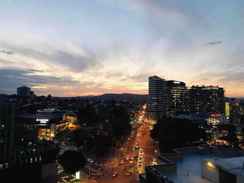 Spacious River Front 2 Bed Apt Central Location - Hervey Bay Accommodation 2