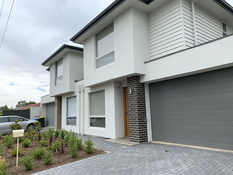 Spacious Rooms Home-Stay With Free Wifi - Hervey Bay Accommodation 1