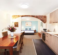 Spacious Studio With Courtyard and Extra Beds - Hervey Bay Accommodation