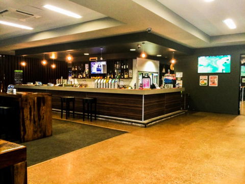 Spinifex Hotel - Tourism Hervey Bay 2