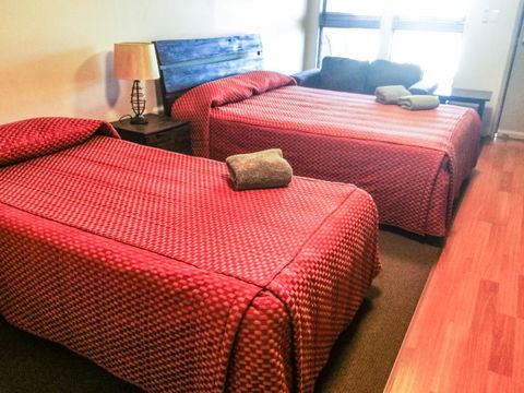 Spinifex Hotel - Tourism Hervey Bay 0