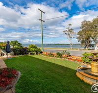 Spoil yourself with the perfect position of this first floor Unit - Hervey Bay Accommodation