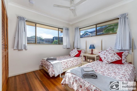 Spoil Yourself With The Perfect Position Of This First Floor Unit - Hervey Bay Accommodation 2