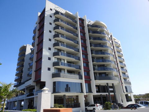 Springwood Tower Apartment Hotel - Hervey Bay Accommodation 0