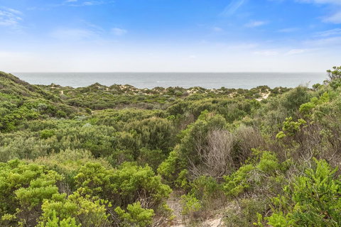 St. Andrews Beach Coastal Escape - Hervey Bay Accommodation 3