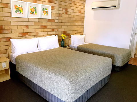Starlight Motor Inn - Tourism Hervey Bay 0