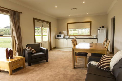 Stay Bathurst - Tourism Hervey Bay 1
