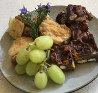 Stephanies Country Cottages - Hervey Bay Accommodation
