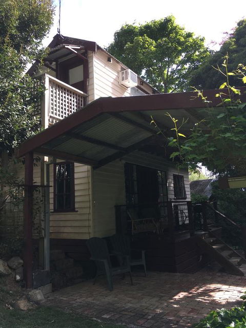 Stone's Throw Cottage Bed And Breakfast - Tourism Hervey Bay 2