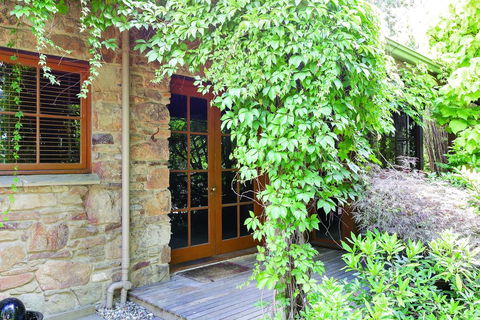 Stonehenge Retreat - Hervey Bay Accommodation 0