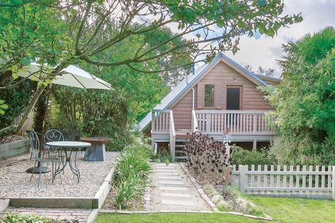 Stonehenge Retreat - Hervey Bay Accommodation 2