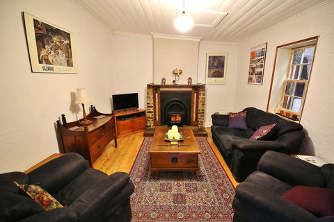 Stonewall Cottage - Hervey Bay Accommodation 2