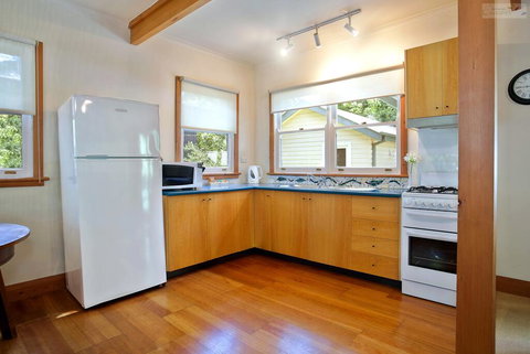 Stonewall Cottage And Studio - Hervey Bay Accommodation 3