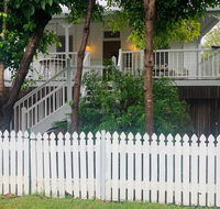 Stranded in Oz Stay in Relaxing Environment FREE WIFI NETFLIX POOL AIR CON - Tourism Hervey Bay