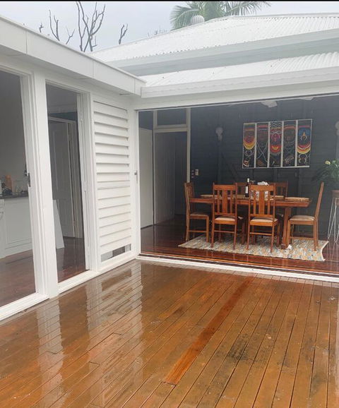 Stranded In Oz Stay In Relaxing Environment, FREE WIFI, NETFLIX, POOL, AIR CON - Tourism Hervey Bay 3