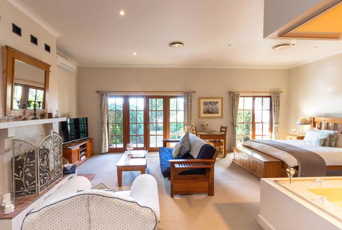 Strathearn Park Lodge - Tourism Hervey Bay 0