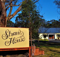Straw House B and B - Hervey Bay Accommodation