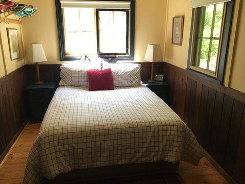 Stringer's Cottage - Hervey Bay Accommodation 1