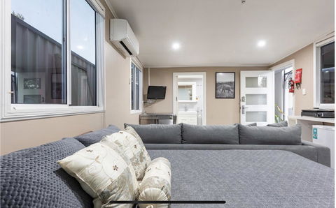 Studio Vues - Tourism Hervey Bay 0
