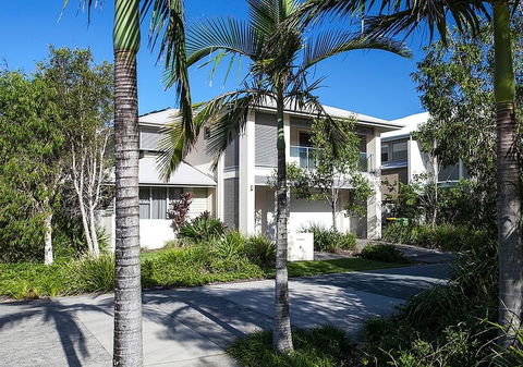 Stunning Beachside Home Minutes From Coolum Beach - Tourism Hervey Bay 1