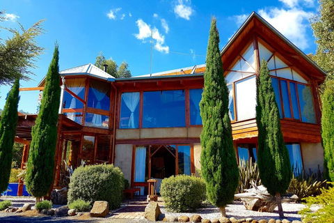 STUNNING HOME WITH AMAZING VIEWS - Just 20 Mins To The City And Only 10 To MONA! - Hervey Bay Accommodation 3