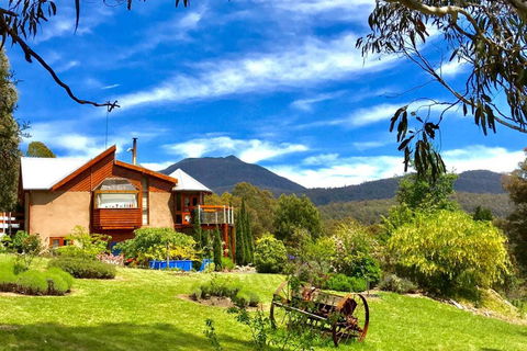 STUNNING HOME WITH AMAZING VIEWS - Just 20 Mins To The City And Only 10 To MONA! - Hervey Bay Accommodation 1