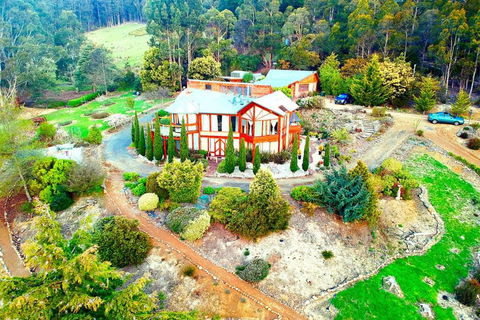 STUNNING HOME WITH AMAZING VIEWS - Just 20 Mins To The City And Only 10 To MONA! - Hervey Bay Accommodation 2