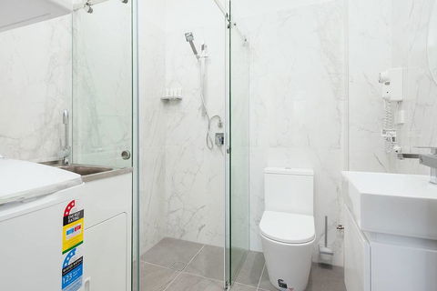 STUNNING SYDNEY HOME 11 - Hervey Bay Accommodation 3