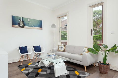 STUNNING SYDNEY HOME 11 - Hervey Bay Accommodation 2
