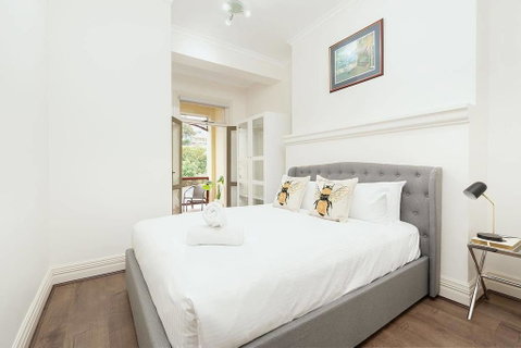 STUNNING SYDNEY HOME 7 - Hervey Bay Accommodation 2