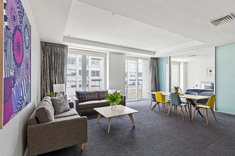Stunning, Central Huge CBD Pad, Free WiFi, Netflix - Hervey Bay Accommodation 1