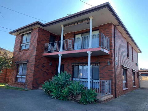 Stylish Bedroom In Bentleigh East - Tourism Hervey Bay 0