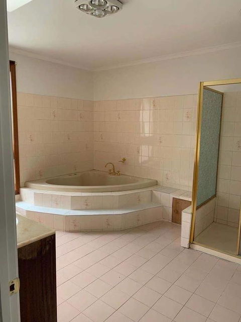 Stylish Bedroom In Bentleigh East - Tourism Hervey Bay 3