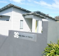 Stylish Holiday Unit - Hervey Bay Accommodation
