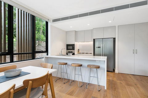 Stylish Lux Home With Hotel Grade Cleanliness - Hervey Bay Accommodation 3
