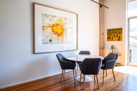 Stylish Warehouse Convert 2 Bedroom Apartment - Tourism Hervey Bay 2