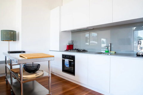 Stylish Warehouse Convert 2 Bedroom Apartment - Tourism Hervey Bay 1