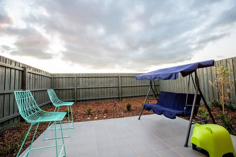 StylishTownhouse@Narre Warren/TrainStation/SC - Hervey Bay Accommodation 1