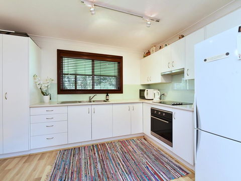Summerfield Cottage - Hunter Valley, Renovated House In Central North Rothbury - Hervey Bay Accommodation 1