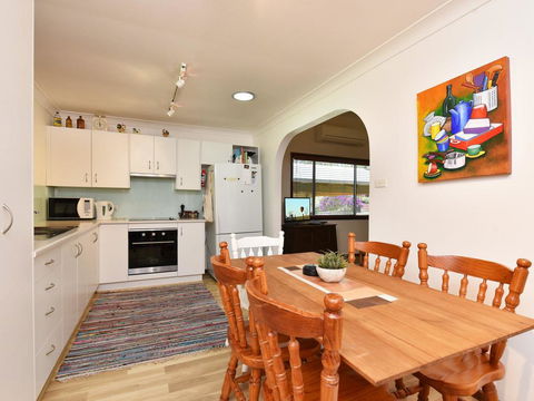 Summerfield Cottage - Hunter Valley, Renovated House In Central North Rothbury - Hervey Bay Accommodation 2