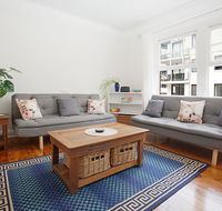 Sunlit 2-bed Apartment Metres From the Beach