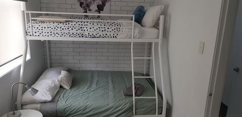 Sunlit Townhouse - Hervey Bay Accommodation 1