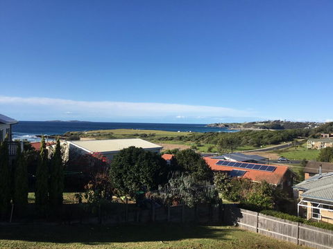 Sunnyside Holiday Home - Tourism Hervey Bay 0