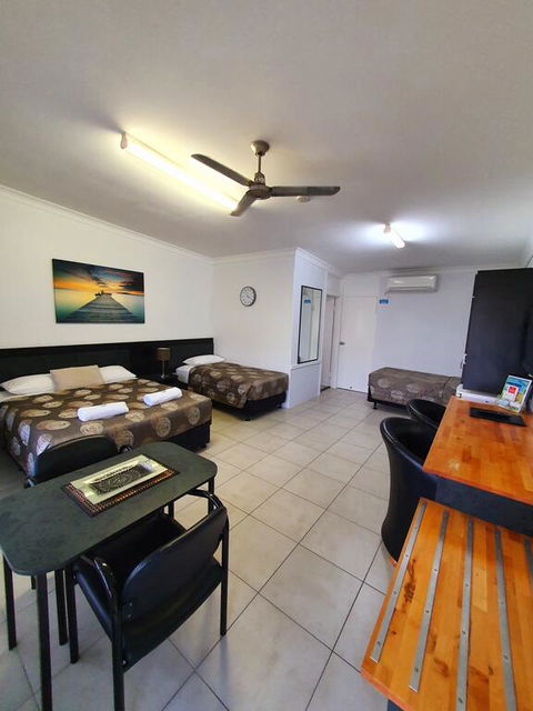 Sunseeker Motel - Hervey Bay Accommodation 3