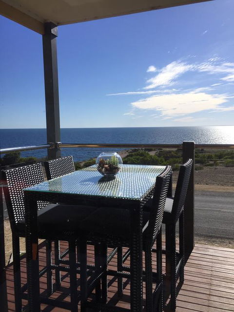 Sunset Cove Beach House - Tourism Hervey Bay 1